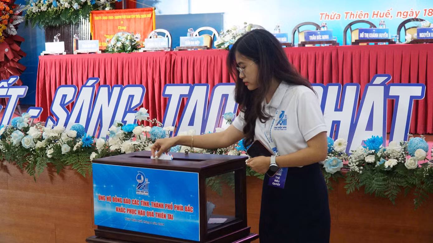 Đại hội tổ chức quyên góp ủng hộ đồng bào các tỉnh phía Bắc khắc phục hậu quả bão lũ,