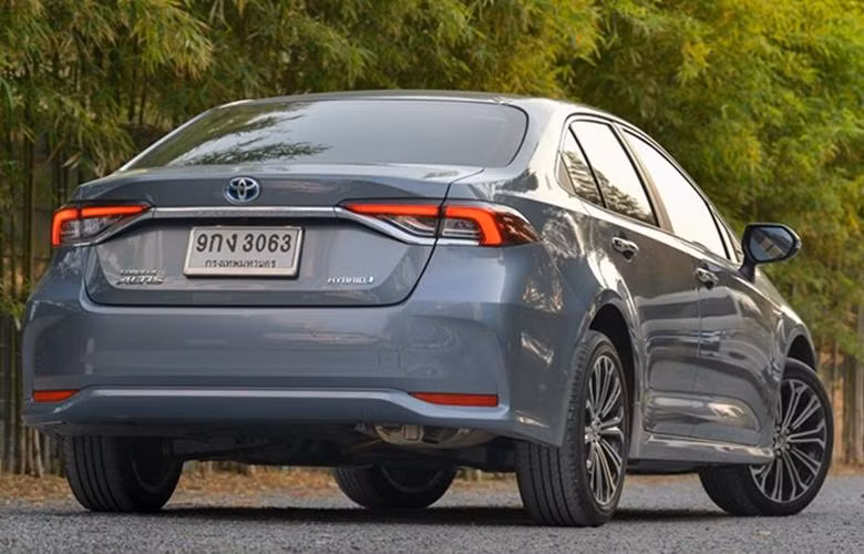 Corolla Altis phiên bản đang bán tại Thái Lan.
