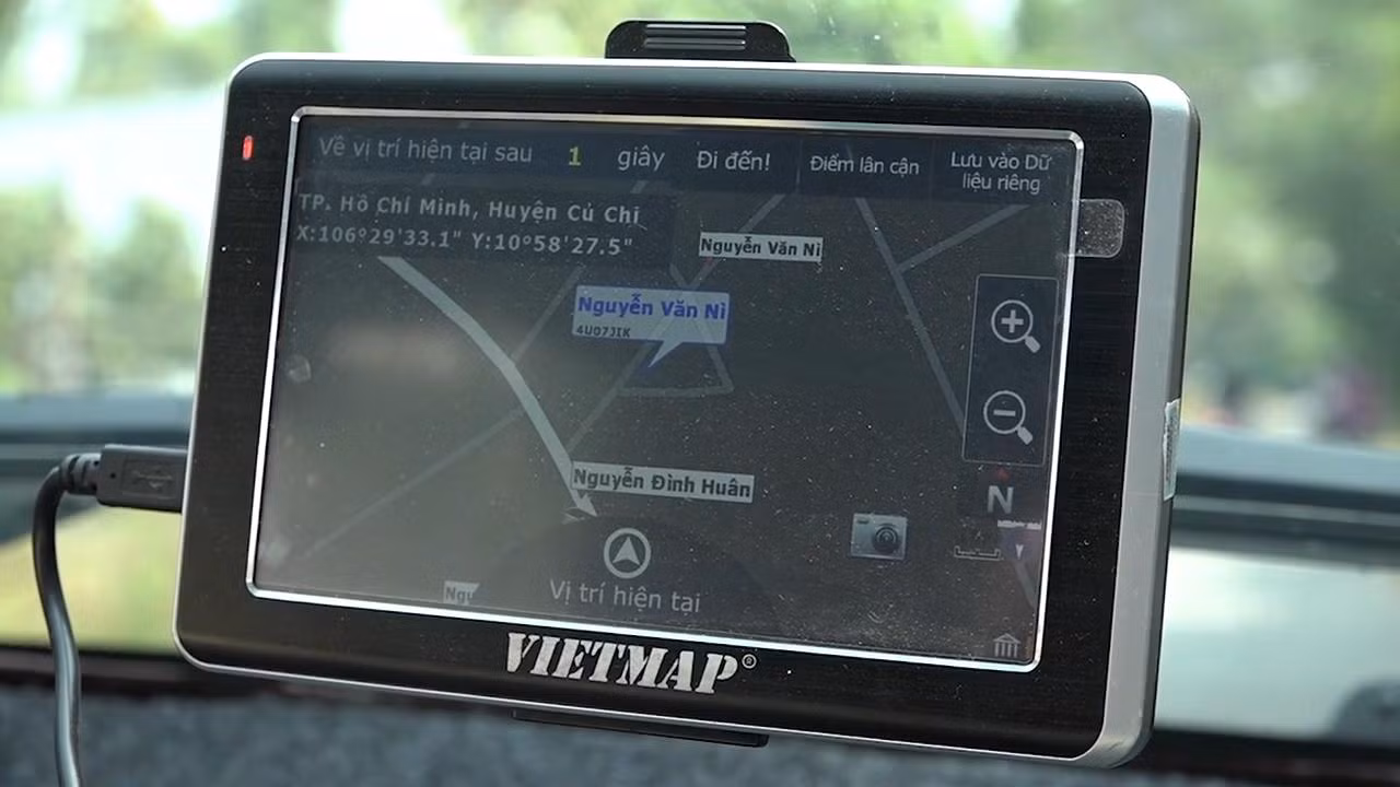 Xe cũng có thể lắp phụ kiện là màn hình dẫn đường sử dụng kết nối USB.