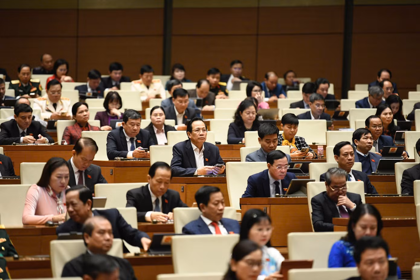 Các đại biểu Quốc hội tại phiên bế mạc kỳ họp bất thường. Ảnh: Như Ý.