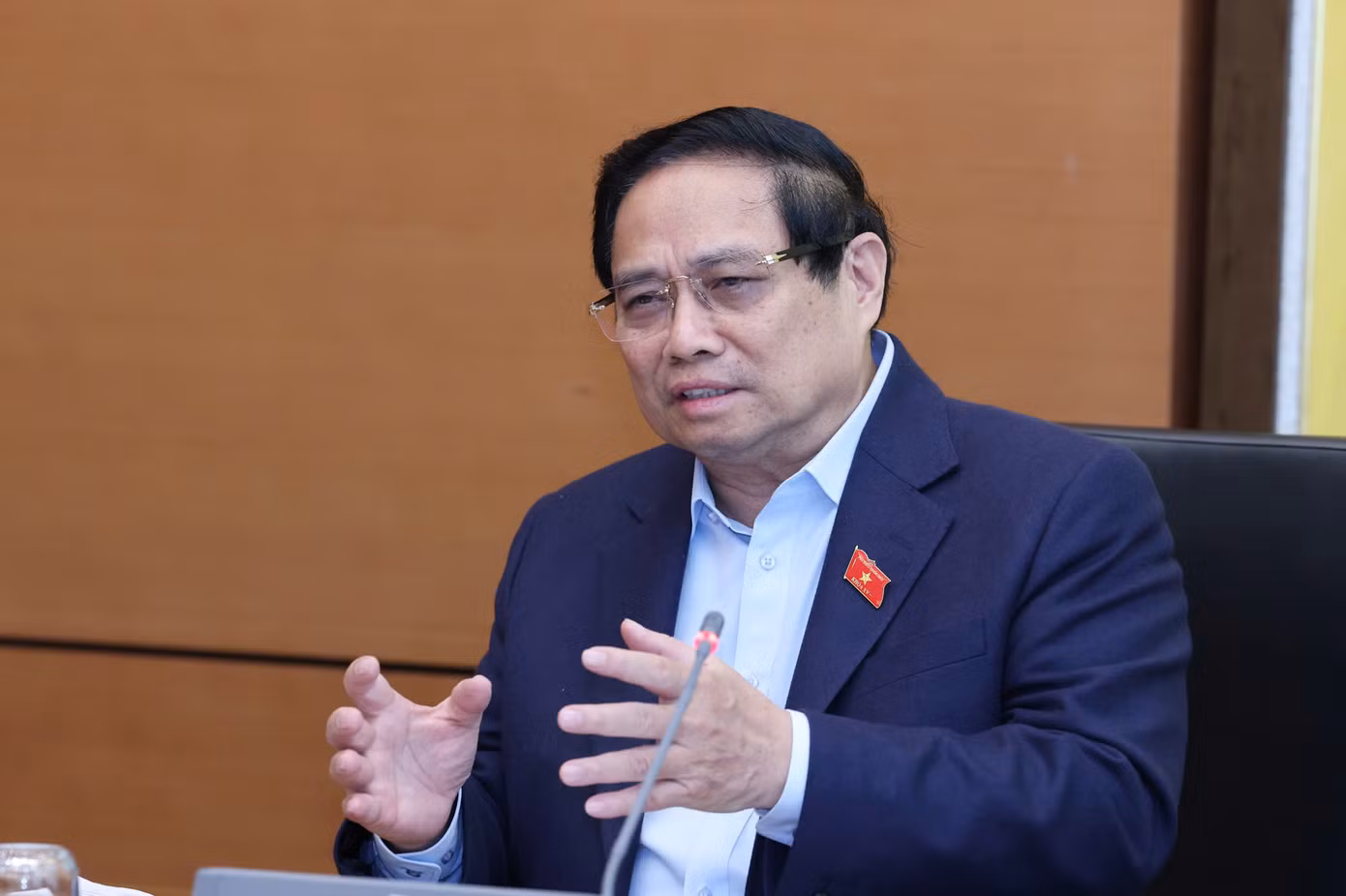 Thủ tướng Phạm Minh Chính phát biểu tại phiên thảo luận ngày 15/2. Ảnh: Như Ý