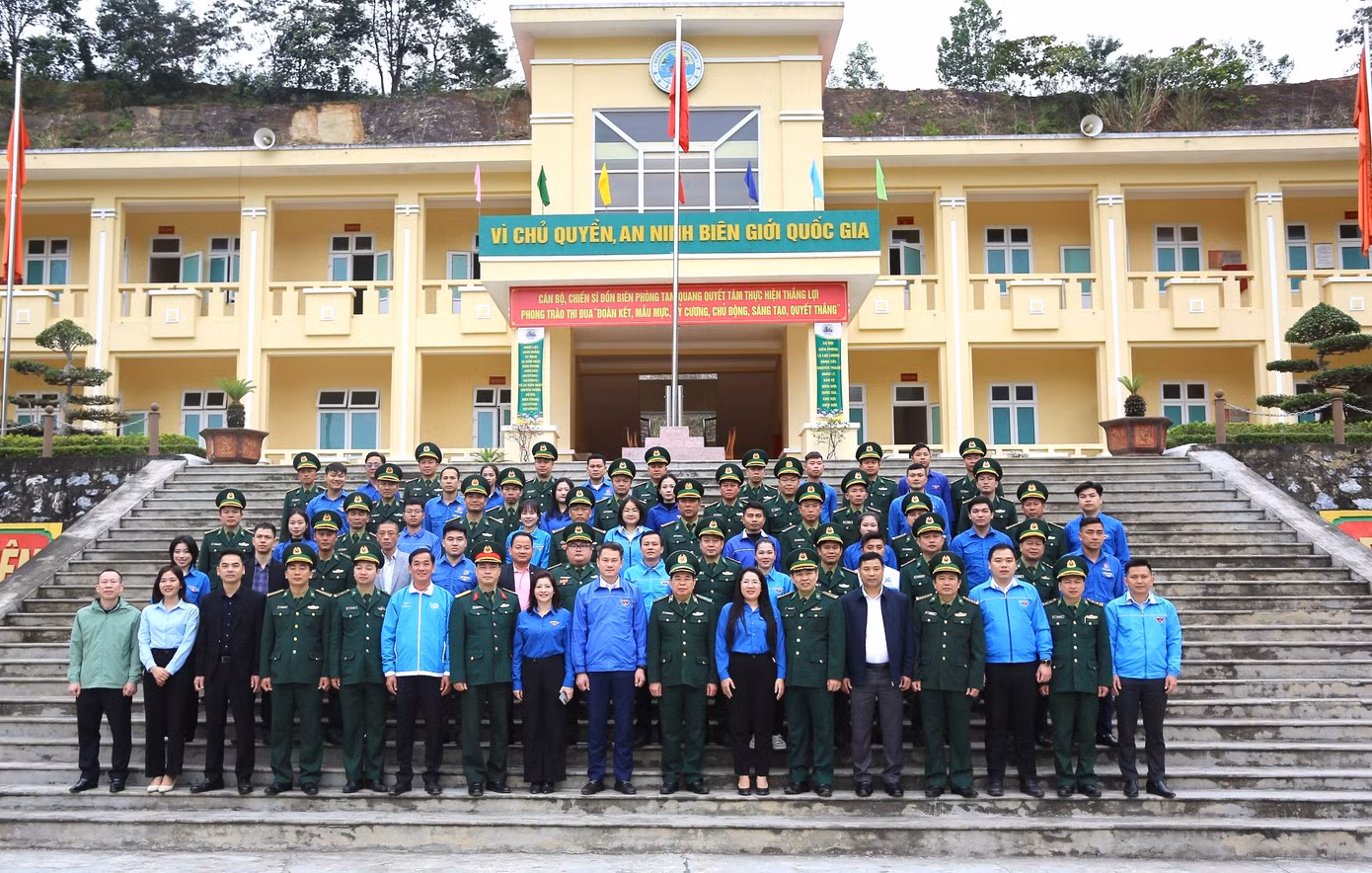 Chương trình "Tháng Ba biên giới" đã trao tặng những phần quà, những công trình thanh niên, công trình an sinh ý nghĩa đến với người dân vùng biên giới tỉnh Nghệ An.