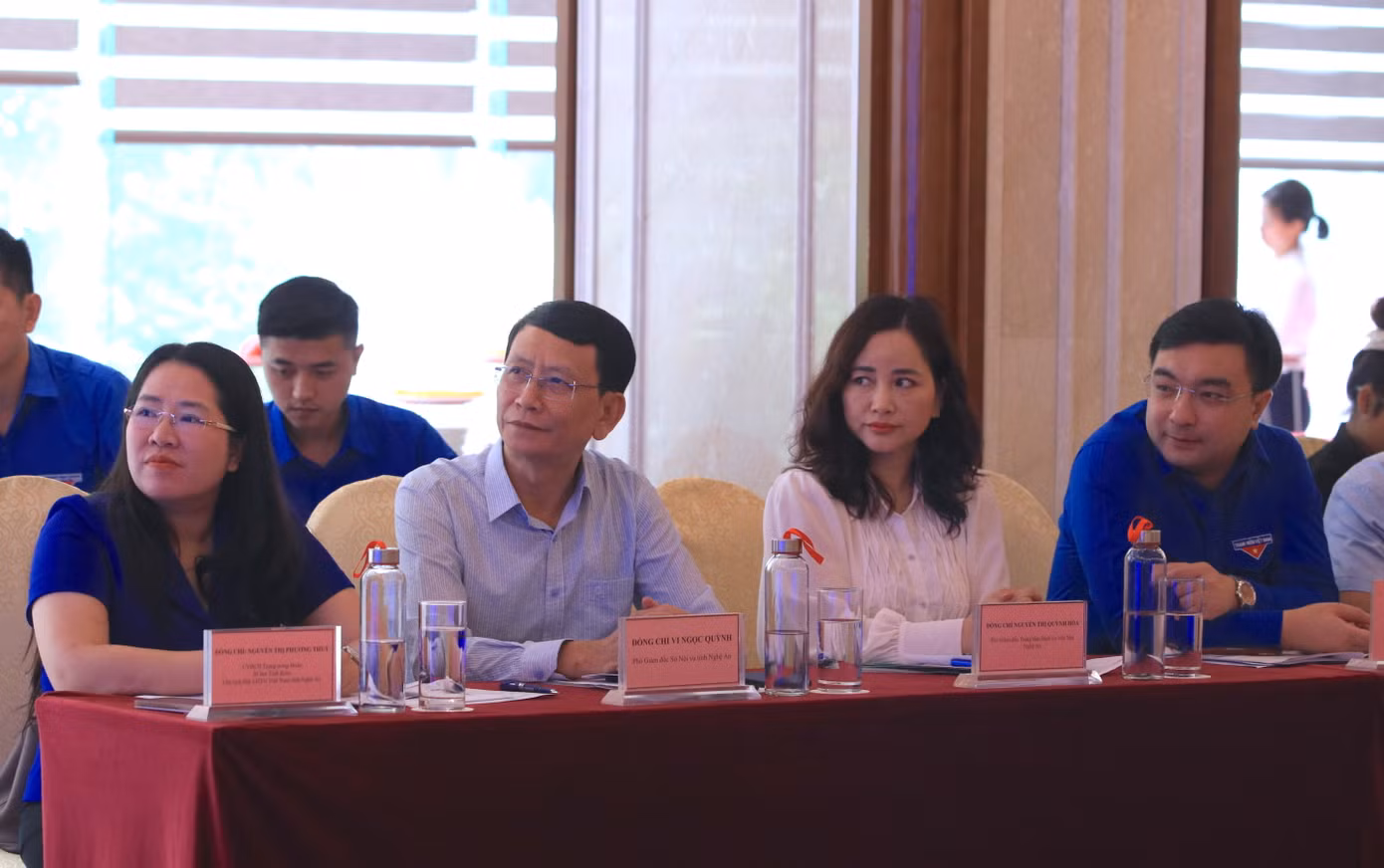Các đại biểu, đoàn viên thanh niên tham dự chương trình.