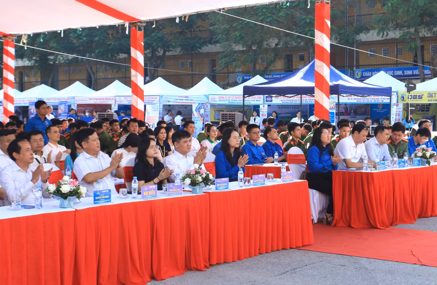 Đại biểu tham dự chương trình Ngày hội việc làm năm 2024 tại Nghệ An.