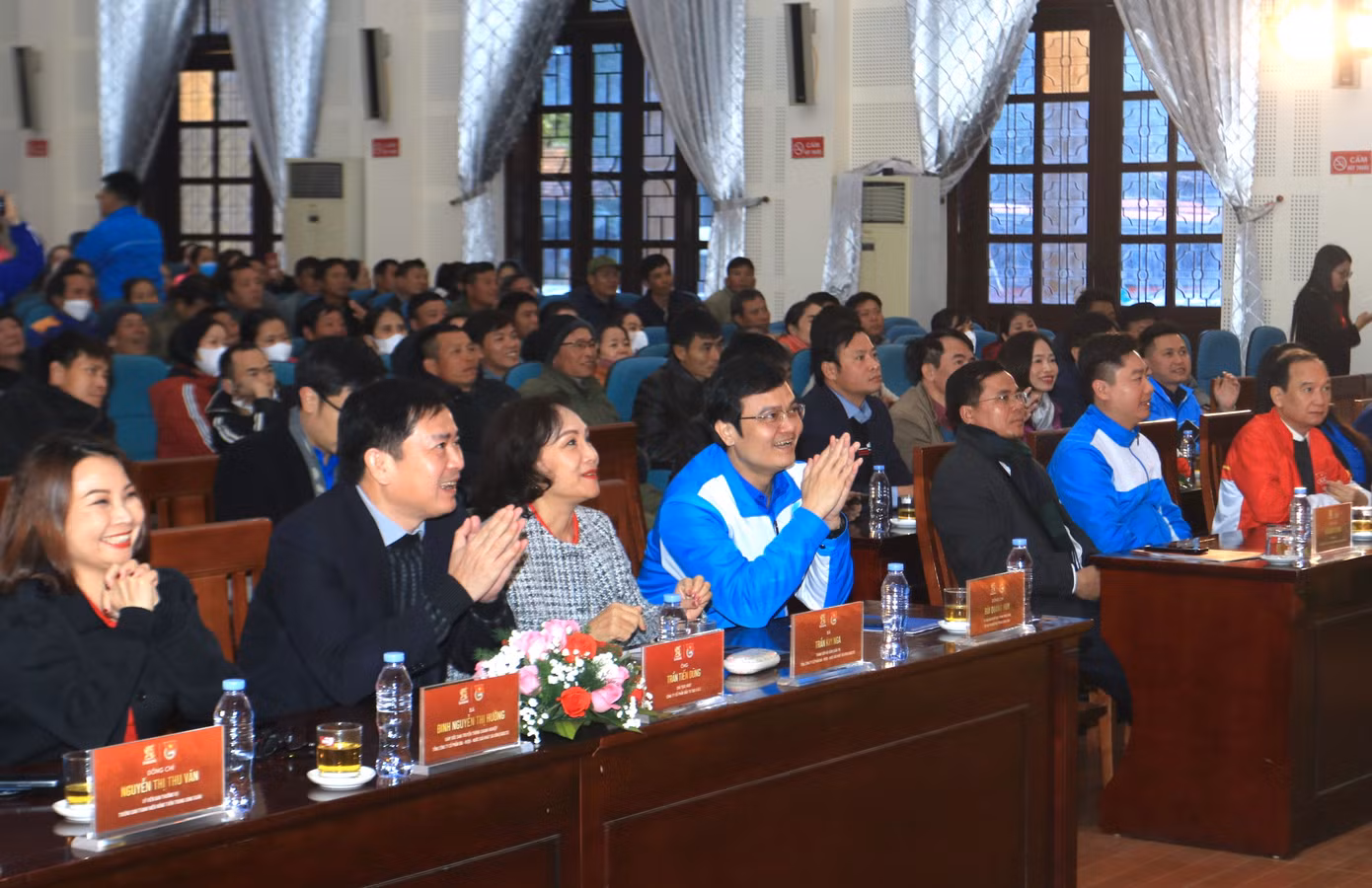 Tham dự chuỗi chương trình có anh Bùi Quang Huy - Ủy viên dự khuyết BCH T.Ư Đảng, Bí thư thứ nhất BCH T.Ư Đoàn; chị Nguyễn Thị Thu Vân - UVBTV, Trưởng Ban Thanh niên nông thôn T.Ư Đoàn; anh Nguyễn Thái An - UVBTV, Trưởng Ban Tuyên giáo T.Ư Đoàn; anh Lê Văn Lương - UVBTV T.Ư Đoàn, Bí thư Tỉnh Đoàn Nghệ An, đại diện lãnh đạo tỉnh Nghệ An, huyện Diễn Châu và hàng trăm người dân, công nhân người lao động trên địa bàn huyện Diễn Châu.