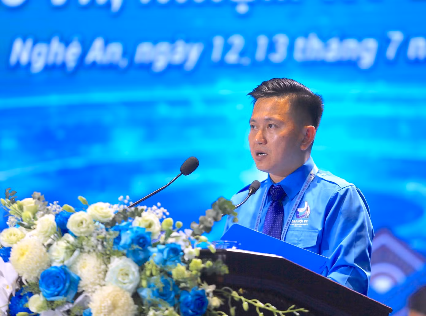 Anh Cao Xuân Thảo - Phó Chủ tịch Hội LHTN Nghệ An điều hành Đại hội.