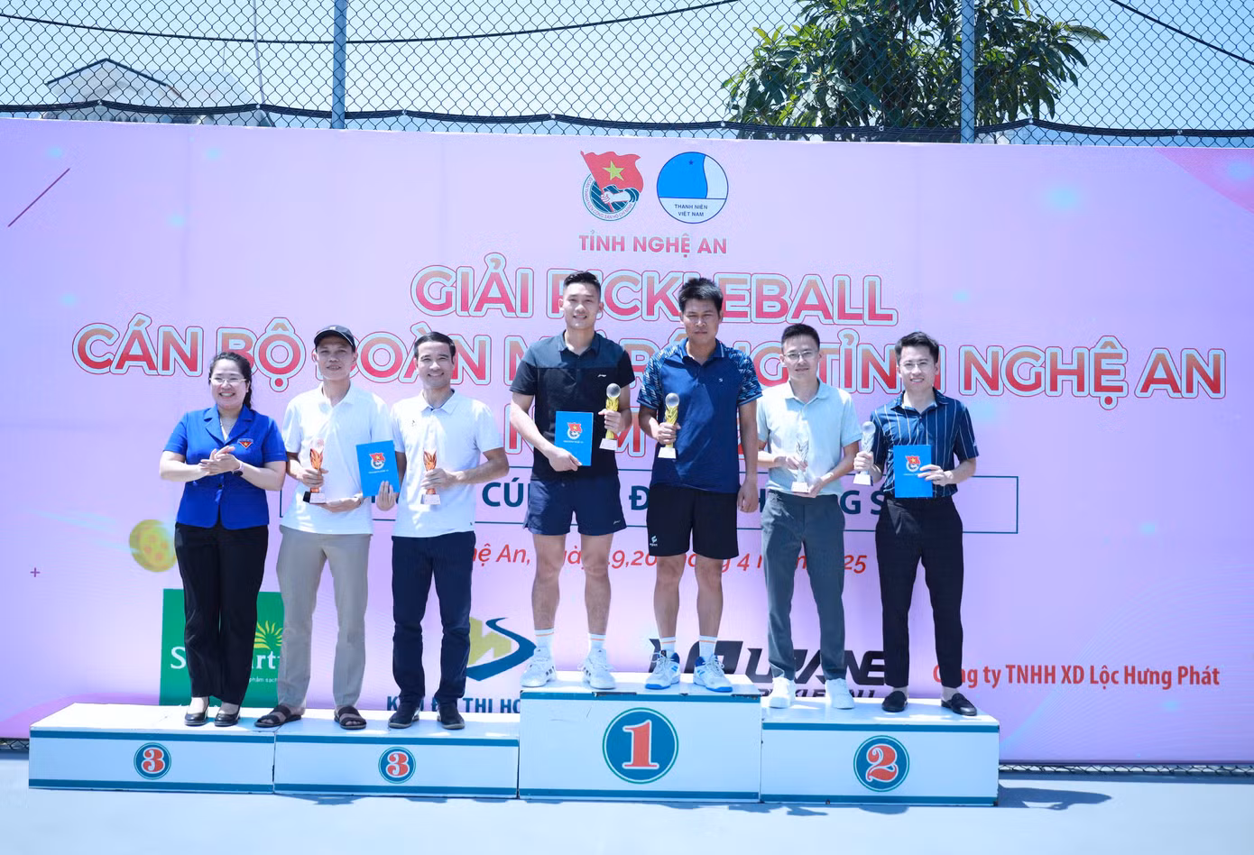 Kết thúc các lượt thi đấu, Ban tổ chức đã trao giải Nhất, Nhì và đồng giải Ba cho các đội ở các nội dung.
