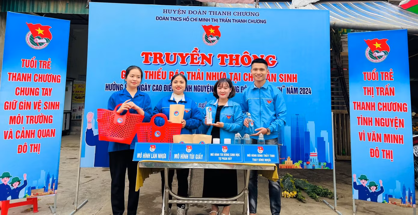 Thực hiện chương trình truyền thông giảm thiểu rác thải nhựa tại chợ dân sinh. Triển khai mô hình làn nhựa, túi giấy, túi bóng sinh học tự phân hủy, bình thủy tinh thay bình nhựa tại các chợ dân sinh.