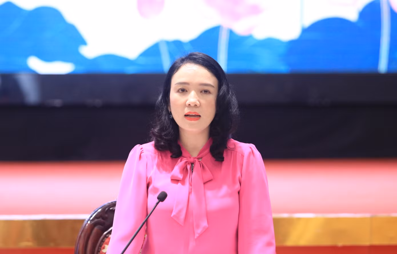 Bà Trần Thị Mỹ Hạnh - Giám đốc Sở Văn hóa, Thể thao và Du lịch tỉnh Nghệ An - thông tin các hoạt động trong Lễ hội Làng Sen toàn quốc 2025.