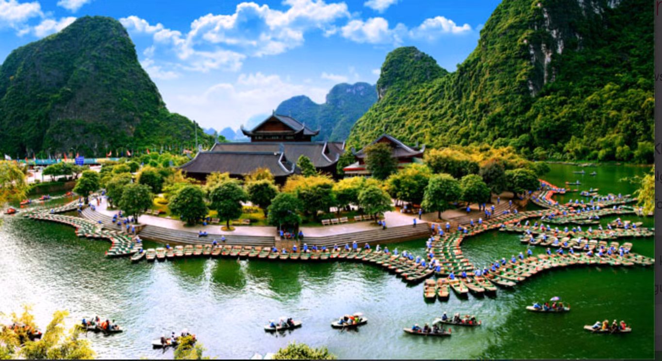 Khu vực bến thuyền Tràng An nhìn từ trên cao.