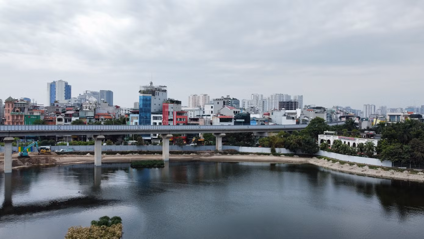 Thông tin tới báo chí, Tổng Công ty Vinaconex (nhà thầu thi công) thừa nhận có hoạt động san lấp nêu trên.