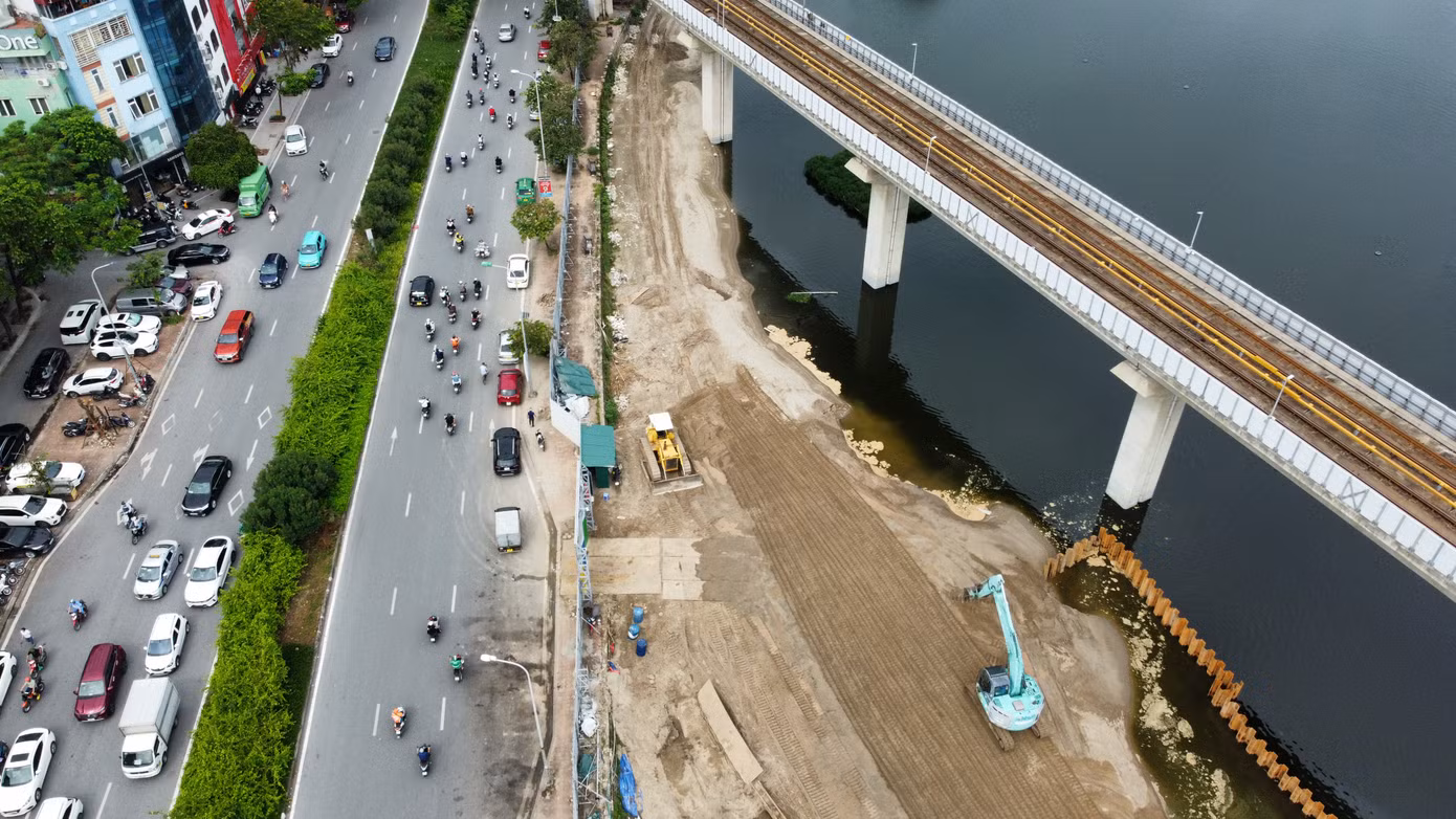 Đơn vị này khẳng định: Sau khi thi công xong phần kết cấu đường dạo, nhà thầu sẽ tiến hành thanh thải vật liệu này đúng quy định.