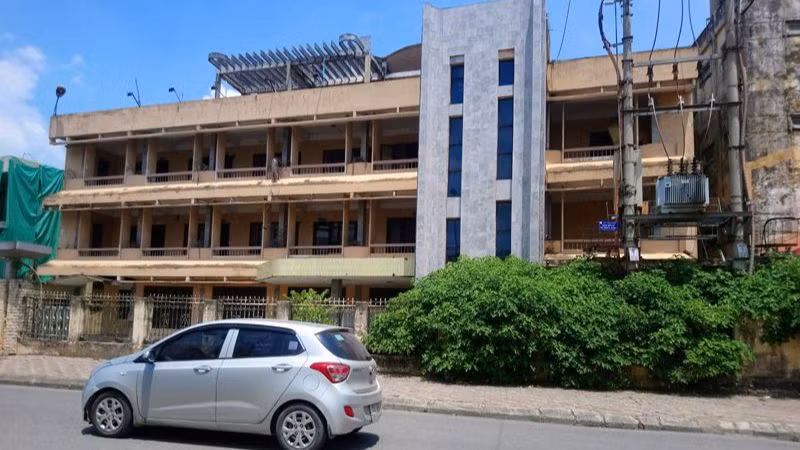 Tại Hà Nội, nhiều nhà đất công bị bỏ hoang lãng phí sau khi sáp nhập. Ảnh: BXD.