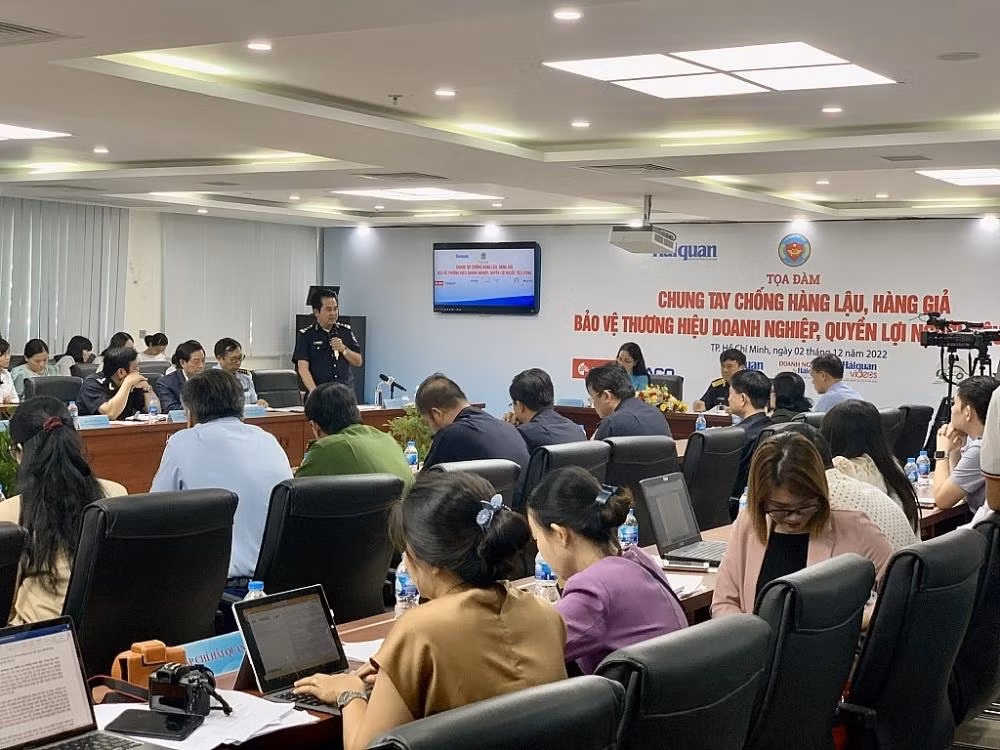 Các đại biểu tham dự tại tọa đàm