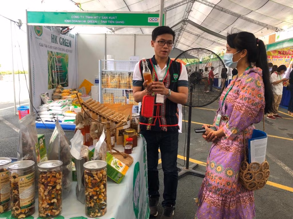 Ông Bruno Jousselin - Tổng Giám đốc điều hành MM Mega Market Việt Nam - cho biết: "Chúng tôi luôn tìm kiếm cơ hội hợp tác chiến lược với các nhà cung cấp mới, nhằm mang đến sự đa dạng các mặt hàng từ nhiều vùng miền có chất lượng cao, đảm bảo tiêu chuẩn an toàn thực phẩm, ngày càng đáp ứng tốt nhất mọi nhu cầu mua sắm cho khách hàng".