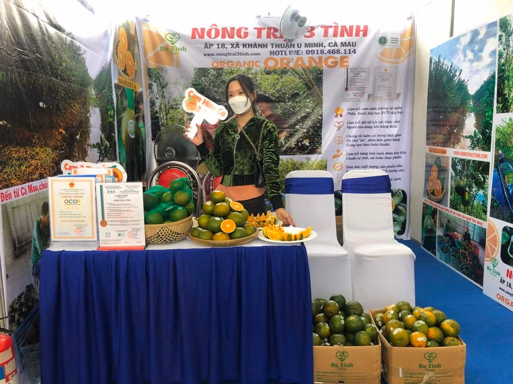 Ông Lê Huỳnh Minh Tú, Phó giám đốc Sở Công Thương TPHCM cho biết, với 50 gian hàng trưng bày, các doanh nghiệp sẽ có thêm cơ hội quảng bá, đưa hàng chất lượng cao của vùng miền đến gần hơn với người tiêu dùng, khách hàng cũng có thêm cơ hội tiếp cận các sản phẩm Việt và góp phần hưởng ứng “Cuộc vận động người Việt Nam ưu tiên dùng hàng Việt Nam” trên địa bàn.