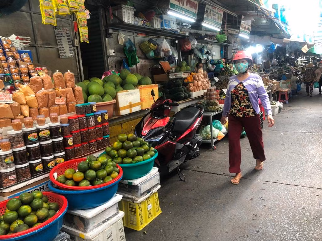 Chợ Bà Chiểu chuẩn bị nhiều trái cây tươi ngon với giá cả phải chăng