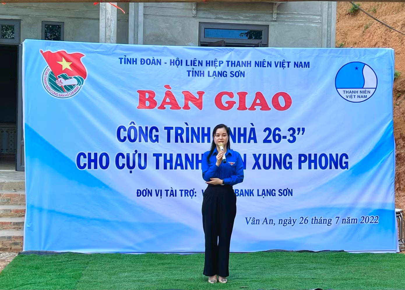 Chị Đinh Thị Anh Thư, Bí thư Tỉnh Đoàn Lạng Sơn nêu rõ, tuổi trẻ địa phương luôn đồng hành, hỗ trợ và tổ chức các công trình, phần việc đền ơn, đáp nghĩa đối với các gia đình chính sách trên địa bàn -Ảnh: Duy Chiến