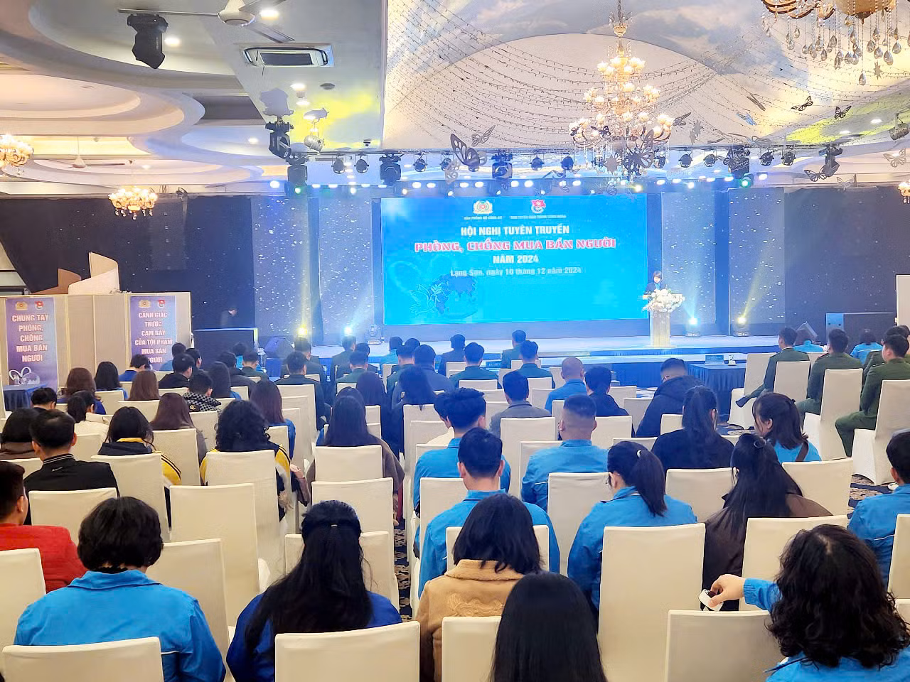 Đông đảo đoàn viên tham gia Hội nghị tập huấn tuyên truyền phòng, chống mua bán người.