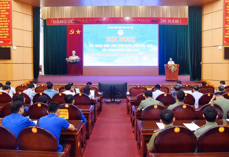 Quang cảnh hội nghị đối thoại.