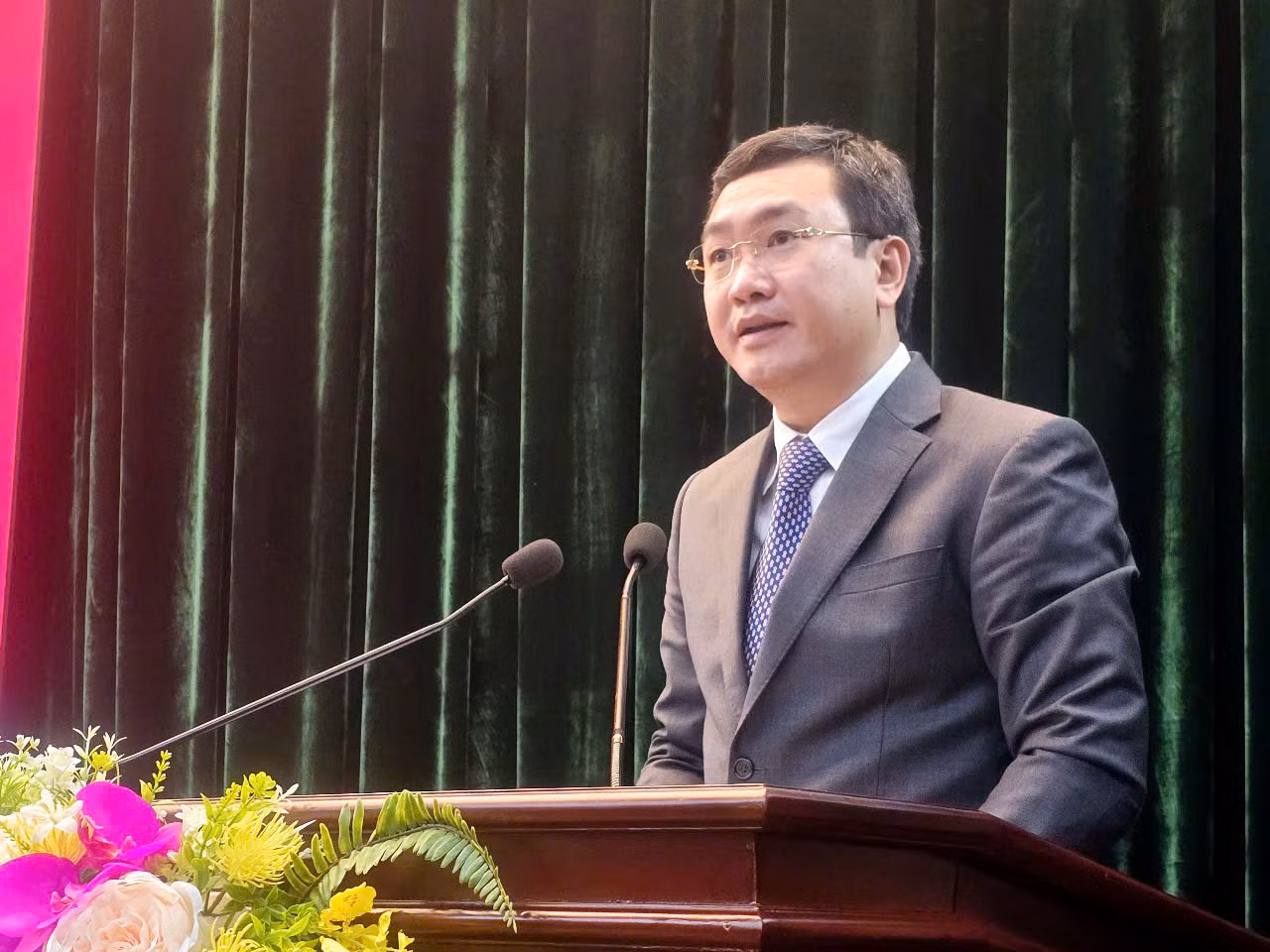 Tân Phó Bí thư Tỉnh ủy Lạng Sơn Nguyễn Cảnh Toàn phát biểu nhận nhiệm vụ. Ảnh: Duy Chiến. Tân Phó Bí thư Tỉnh ủy Lạng Sơn Nguyễn Cảnh Toàn phát biểu nhận nhiệm vụ. Ảnh: Duy Chiến.