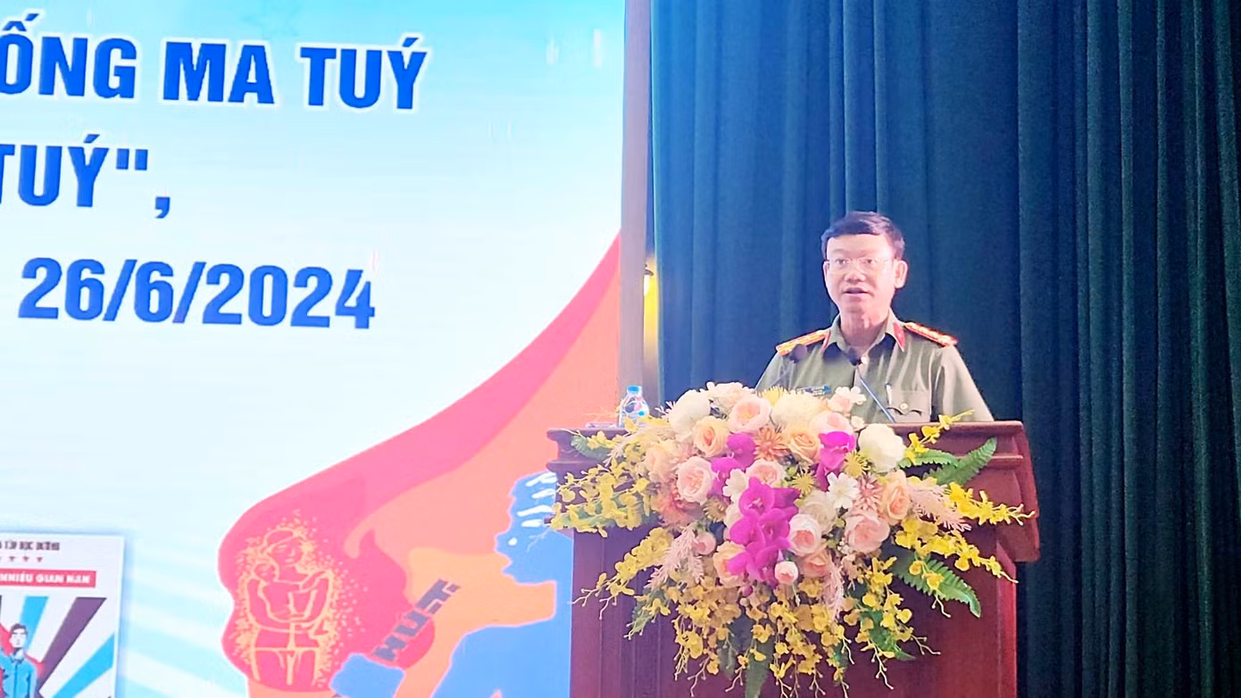 Đại tá Vũ Như Hà- Giám đốc Công an tỉnh Lạng Sơn phát biểu tại Lễ mít tinh hưởng ứng "Ngày Quốc tế phòng chống ma túy". Ảnh: Duy Chiến