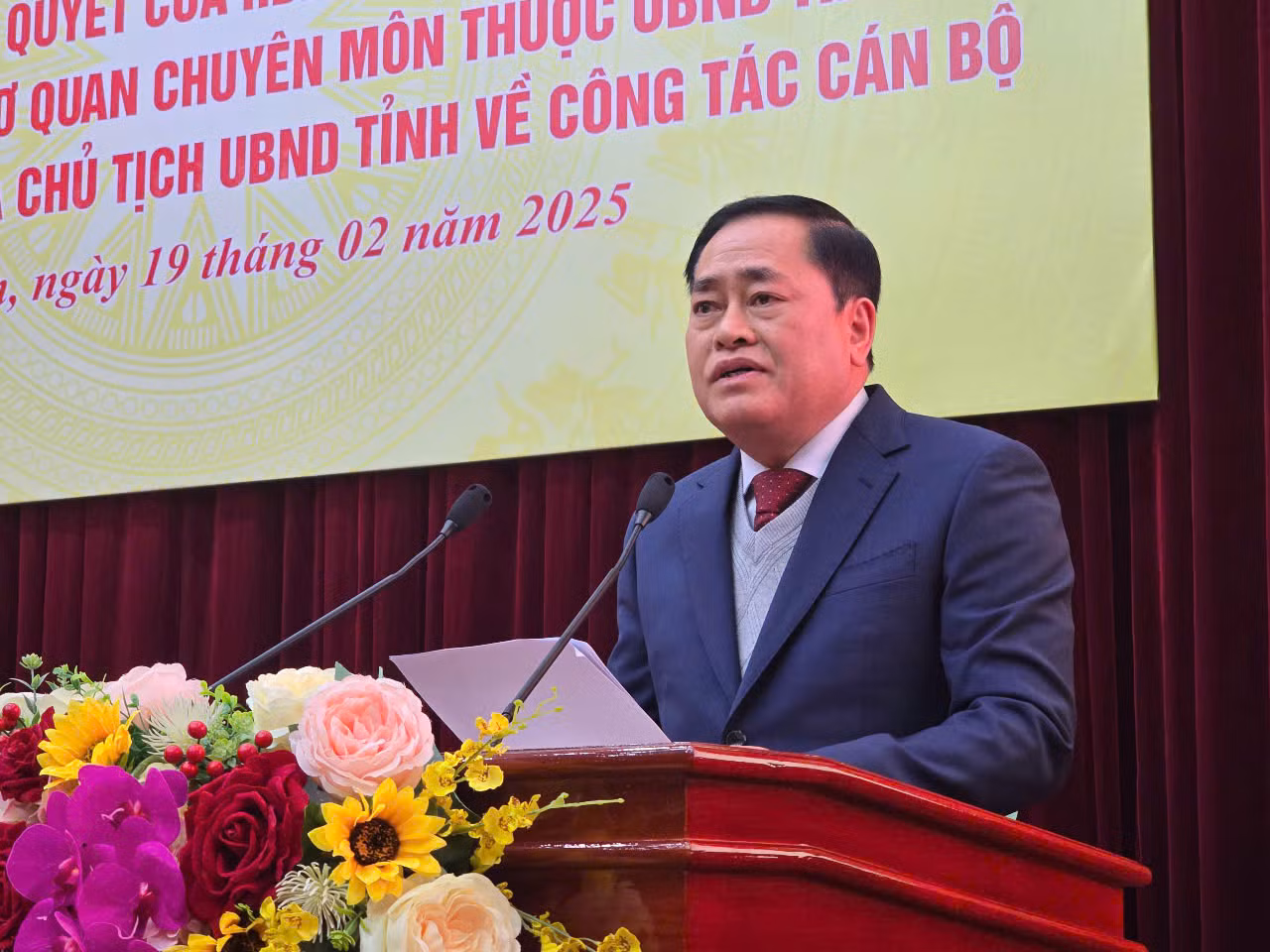 Phát biểu tại hội nghị, Chủ tịch UBND tỉnh Lạng Sơn Hồ Tiến Thiệu nhấn mạnh: Với bộ máy mới, cương vị mới, các cơ quan đơn vị và các cá nhân nỗ lực đi vào hoạt động ngay, hoàn thành tốt các nhiệm vụ được giao. (Ảnh: Duy Chiến)
