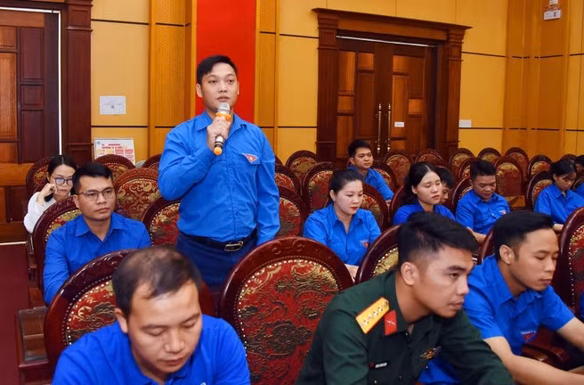 Nhiều ý kiến của thanh niên được nêu tại buổi đối thoại.