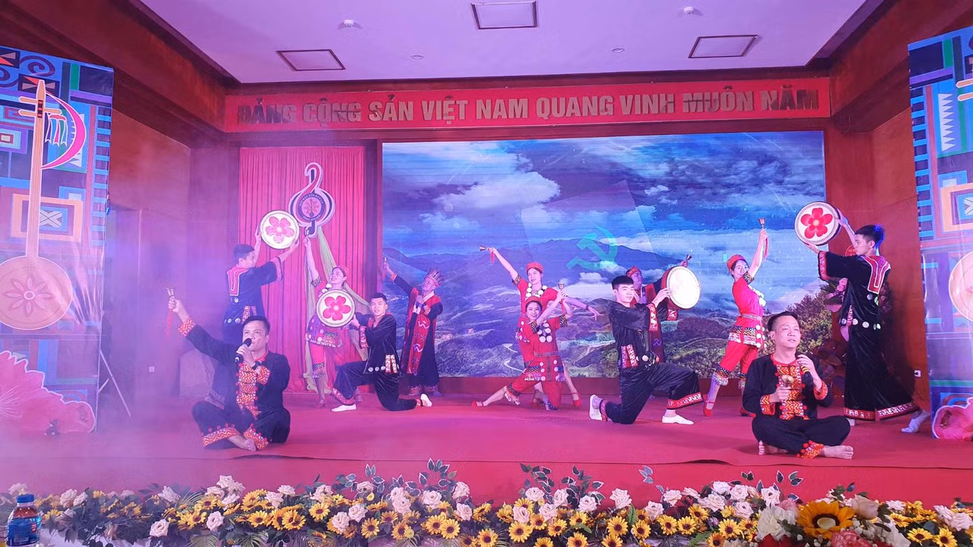 Nét sinh hoạt độc đáo của người dân tộc Dao xứ Lạng. Ảnh: Duy Chiến