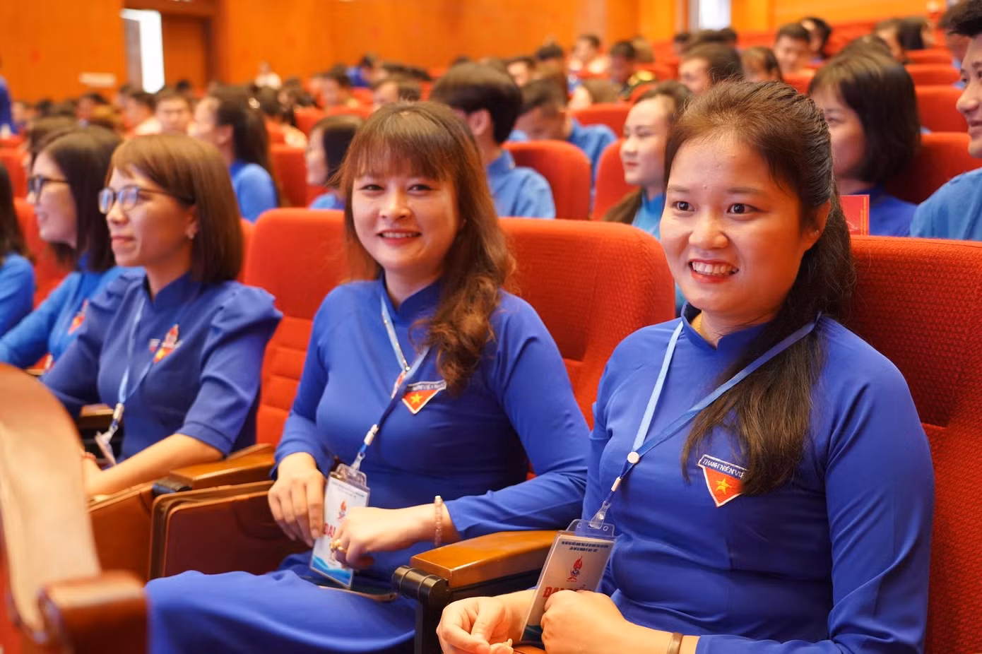 Các đại biểu Đại hội Đoàn TNCS Hồ Chí Minh tỉnh Cao Bằng khóa XV phấn khởi, tin tưởng vào con đường tươi sáng của tuổi trẻ trên non nước Cao Bằng. Các đại biểu Đại hội Đoàn TNCS Hồ Chí Minh tỉnh Cao Bằng khóa XV phấn khởi, tin tưởng vào con đường tươi sáng của tuổi trẻ trên non nước Cao Bằng.