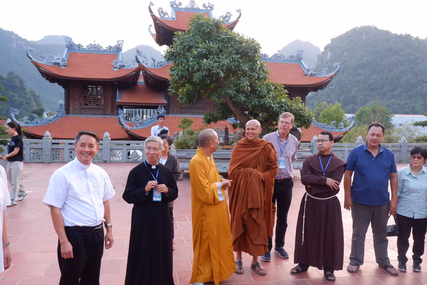 Thăm vãn cảnh chùa biên giới Tân Thanh (huyện Văn Lãng, Lạng Sơn).