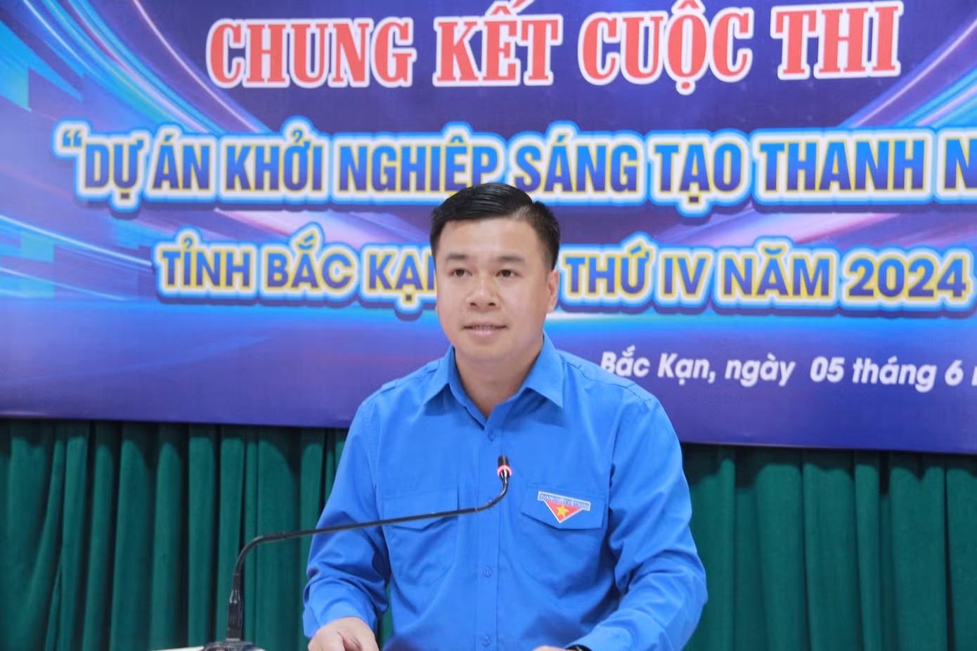 Anh Triệu Tiến Trình - Bí thư Tỉnh Đoàn Bắc Kạn phát biểu khai mạc cuộc thi chung kết.