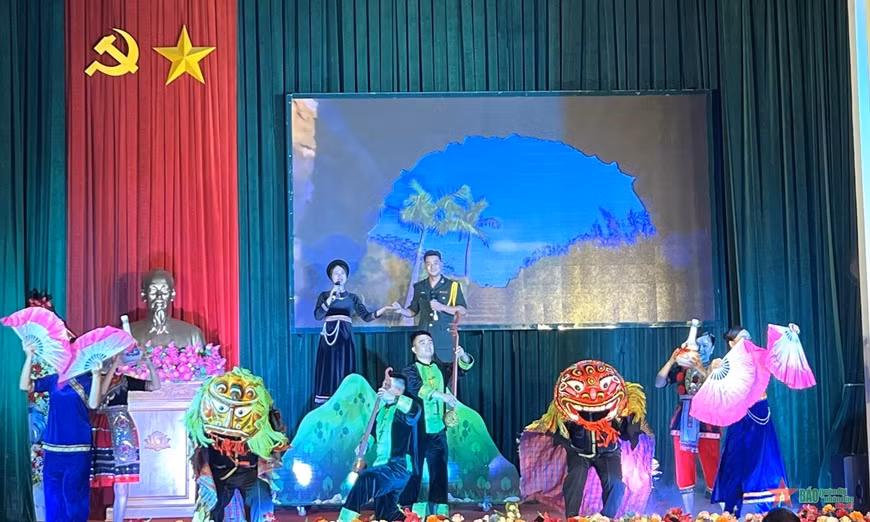 Nhiều tiết mục được dàn dựng công phu, đậm đà bản sắc dân tộc.