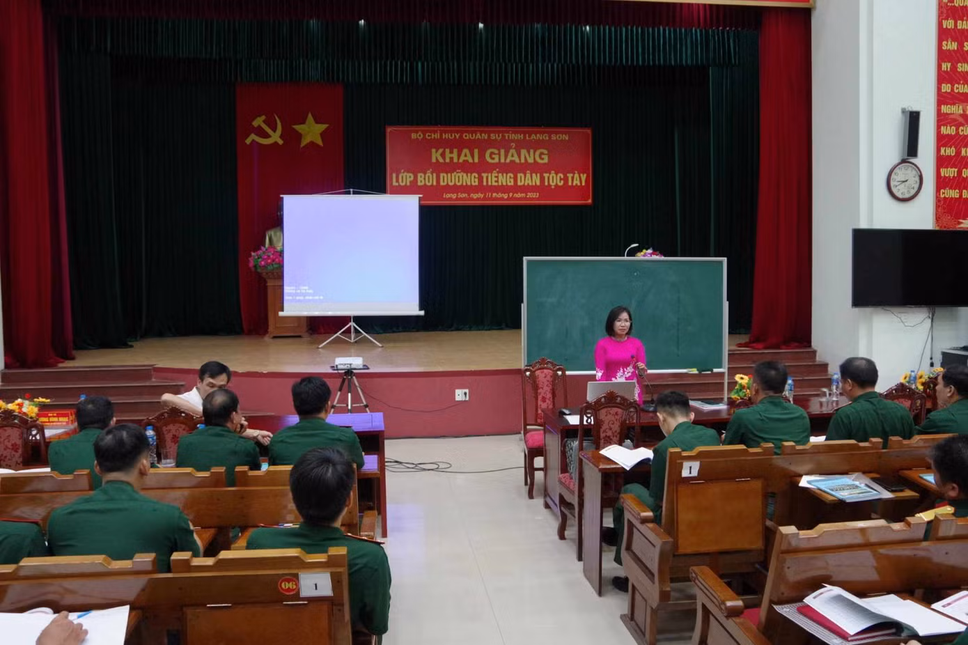 Lớp tập huấn có sự tham gia của cán bộ, chiến sỹ Bộ CHQS tỉnh Lạng Sơn. Ảnh: Dương Nguyên