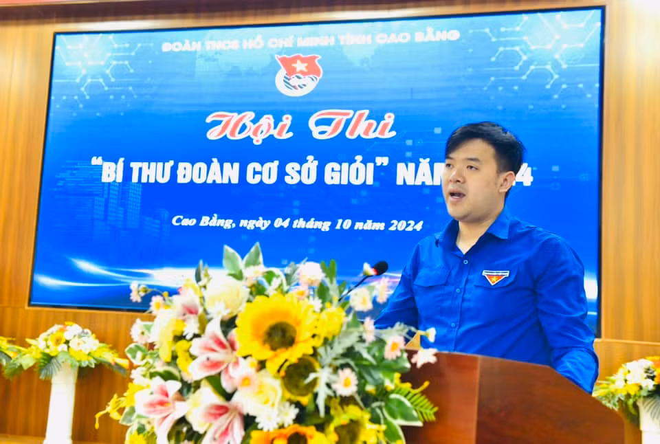 Anh Hà Ngọc Huy - Phó Bí thư Thường trực Tỉnh Đoàn Cao Bằng khai mạc hội thi.