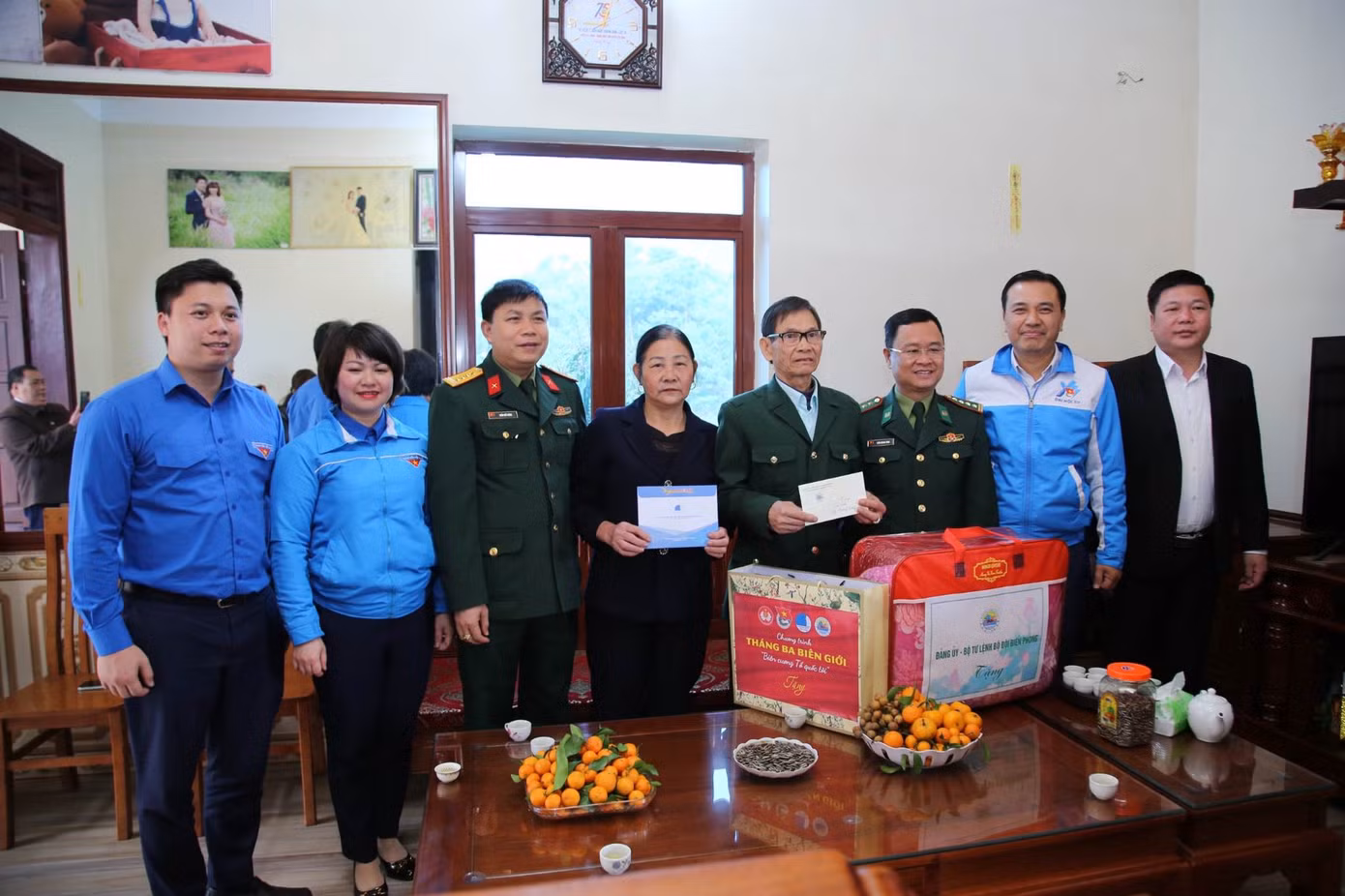 Thăm, tặng quà hộ gia đình chính sách trên địa bàn Lạng Sơn.
