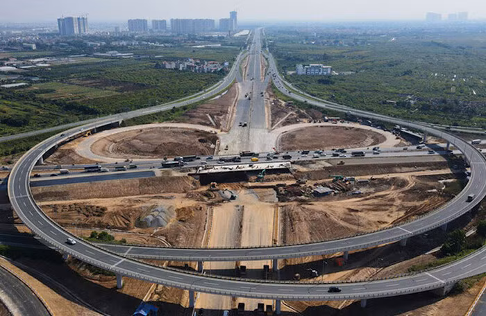 Dự án đầu tư xây dựng Vành đai 4 – Vùng Thủ đô có chiều dài khoảng 112,8 km (Hà Nội: 58,2km; Hưng Yên: 19,3km; Bắc Ninh: 25,6km và tuyến nối 9,7km). Tổng mức đầu tư của Dự án là 85.813 tỷ đồng.