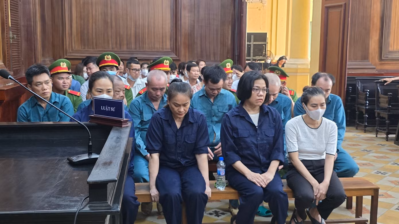 Các bị cáo tại phiên tòa.