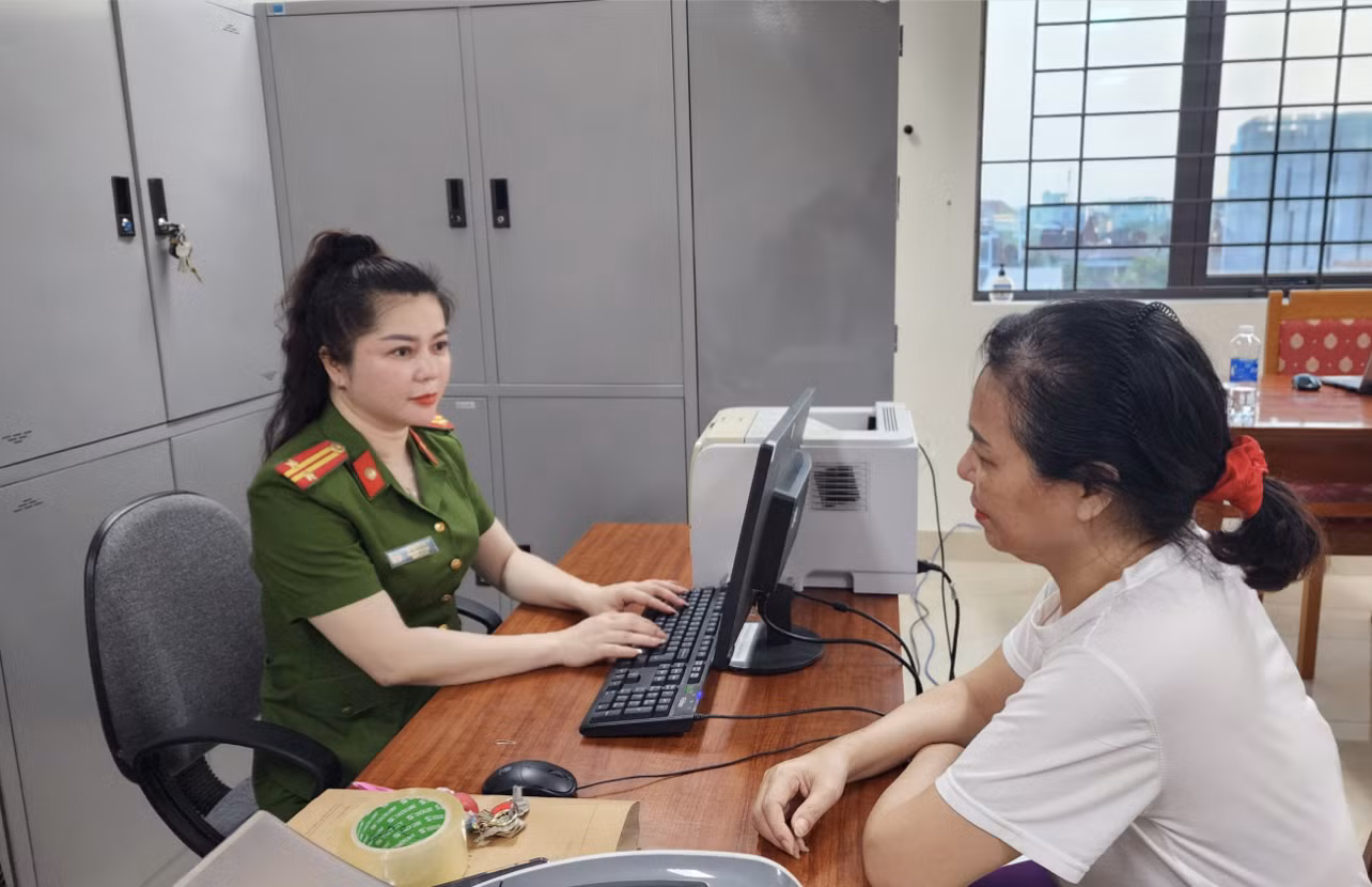 Đối tượng Nguyễn Thị Dung tại cơ quan Công an