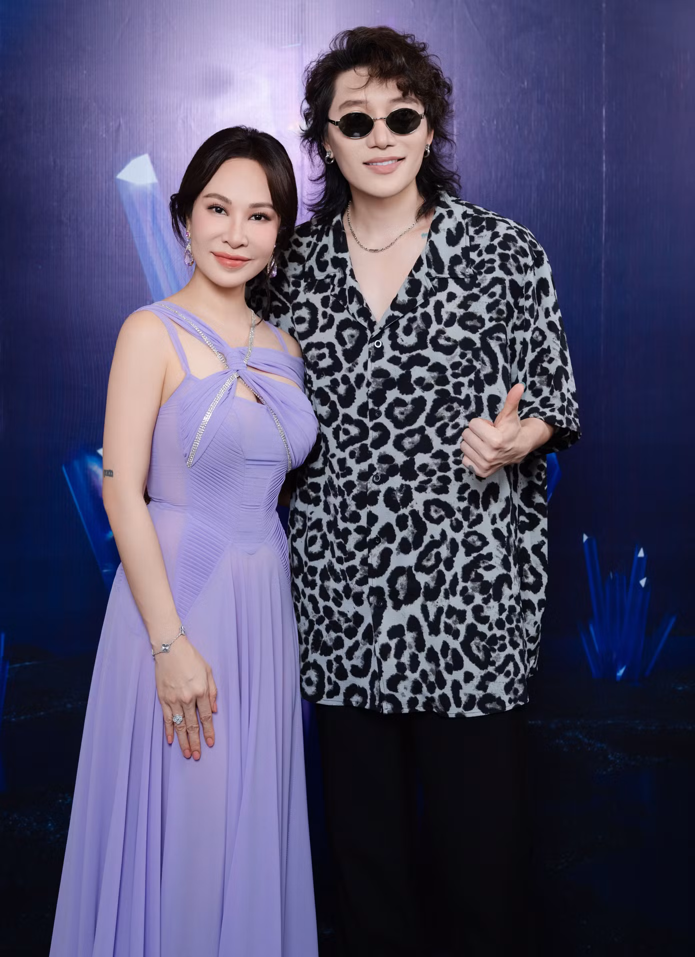 Nhạc sĩ Châu Đăng Khoa và anh trai Quốc Thiên ủng hộ Uyên Linh tổ chức đêm nhạc.