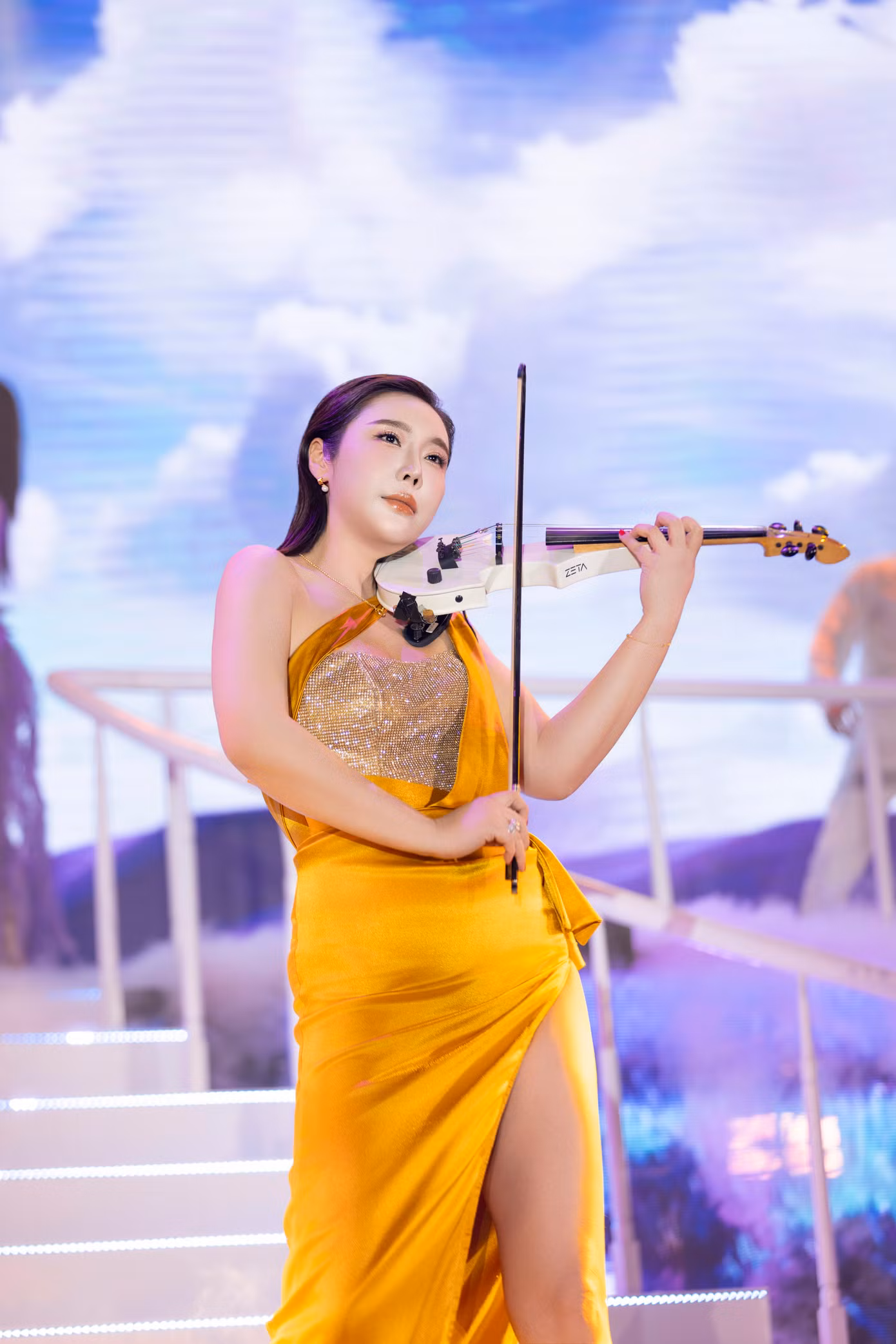 Nghệ sĩ violin Jimmi Ko có màn trình diễn đặc biệt. Khán giả "phiêu" theo ngón đàn điêu luyện của nghệ sĩ đến từ Hàn Quốc.