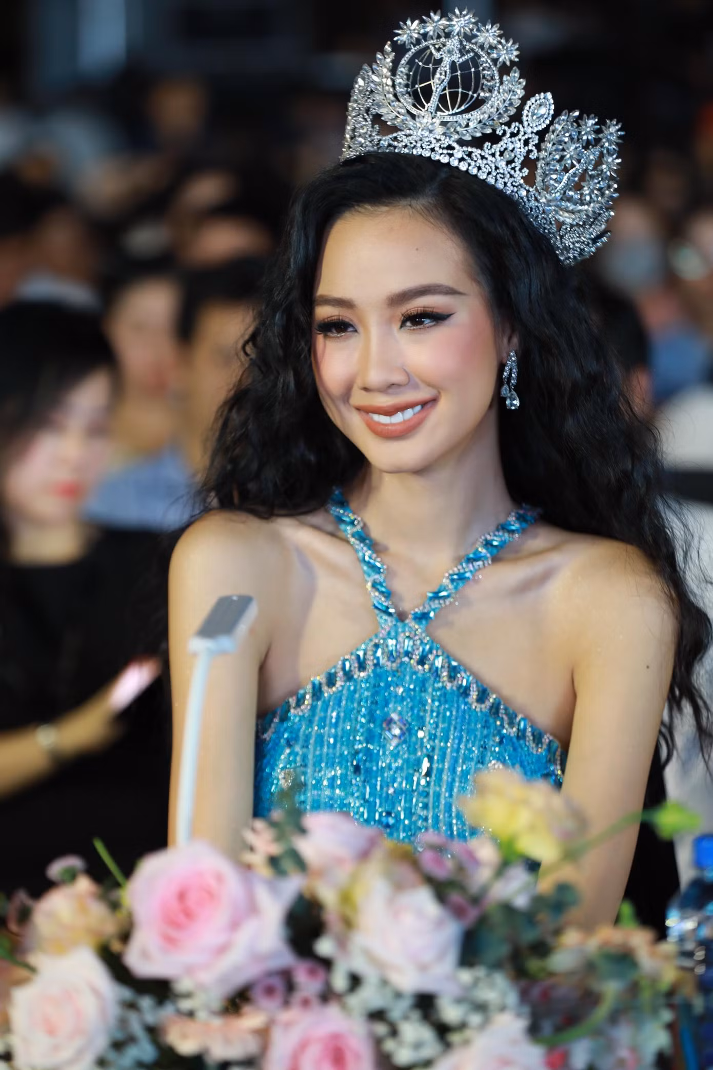 Cả Tiểu Vy và Bảo Ngọc đều là hai nàng hậu thuộc Gen Z. Trong cuộc phỏng vấn của Tiền Phong, Hoa hậu Việt Nam 2018 thừa nhận Gen Z là thế hệ bị nhiều lời body shaming, kể cả đó là hoa hậu. "Tôi nghĩ việc một người bị miệt thị ngoại hình trên mạng xã hội diễn ra hàng ngày. Điều cần thiết là đừng bận tâm và cố gắng nỗ lực", Tiểu Vy nói.