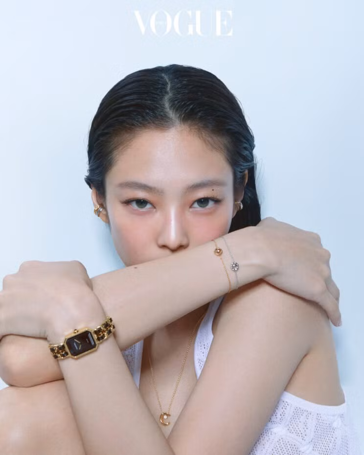 Là idol nổi tiếng toàn cầu, điều Jennie lo lắng nhất ở bản thân là không thể giao tiếp tốt với người lạ: "Sự nhút nhát luôn là rào cản mà tôi phải vượt qua. Nhưng tôi cũng nghĩ đó là cách để tôi bảo vệ chính mình. Tôi nghĩ điều này tùy thuộc vào quan điểm của từng người".