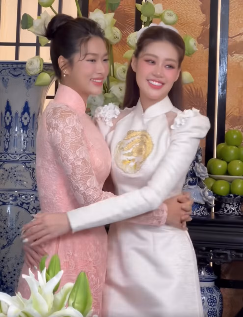 Dàn dâu phụ trong lễ cưới của Khánh Vân gồm nhiều hoa hậu, á hậu nổi tiếng.