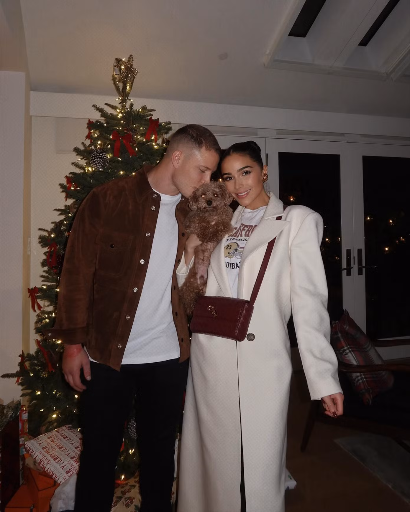 Theo New York Post, cầu thủ bóng bầu dục Christian McCaffrey sẽ dọn đến sống cùng Olivia Culpo sau khi kết hôn. Nhà của Hoa hậu Hoàn vũ 2012 tại Los Angeles, Mỹ trị giá 3,5 triệu USD.
