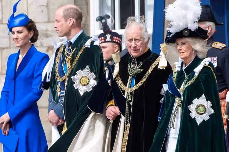 Kate Middleton và Vua Charles bị gọi tên trong cuốn sách Endgame.