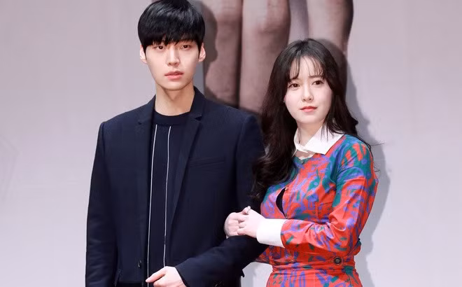 Một trong những vụ chia tay khiến khán giả đau đầu khác đến từ Goo Hye Sun và Ahn Jae Hyun. Diễn viên Vườn sao băng kết hôn năm 2016, sau đó thông báo ly hôn năm 2019. Lúc đó, Jae Hyun bị chỉ trích khi Hye Sun công khai lý do ly hôn. "Anh ấy chê bộ phận nữ giới của tôi không gợi cảm khi tôi chất vấn tôi đã làm gì sai. Anh ấy chán cuộc hôn nhân này, thậm chí ngủ quên khi xem điện thoại thay vì thân thiết với tôi", Hye Sun nói.