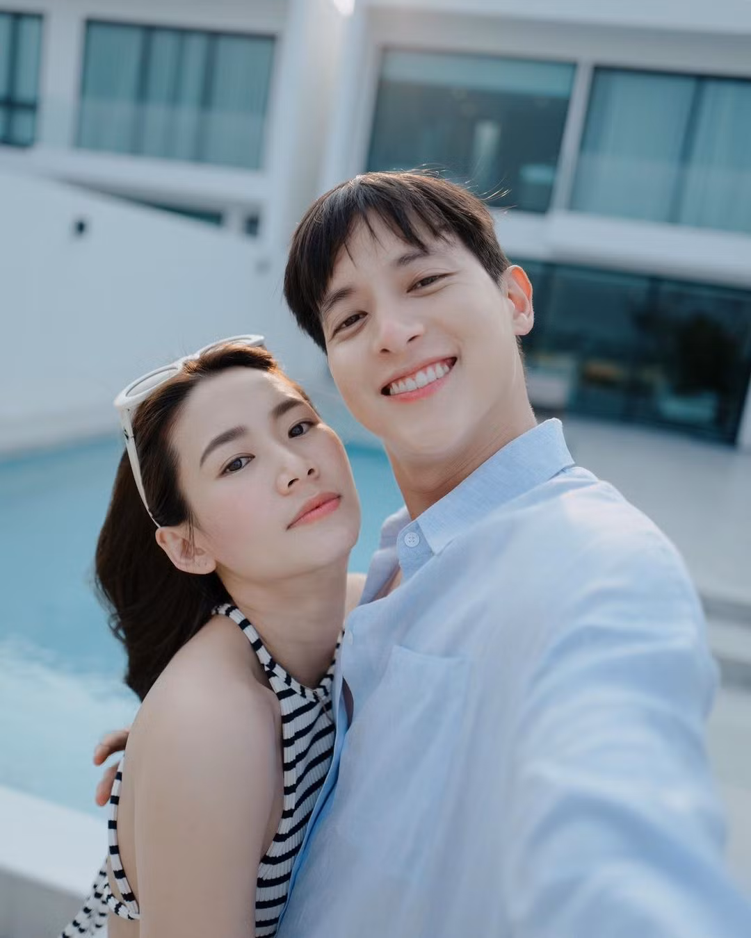 James Jirayu và bạn gái lớn hơn bốn tuổi.