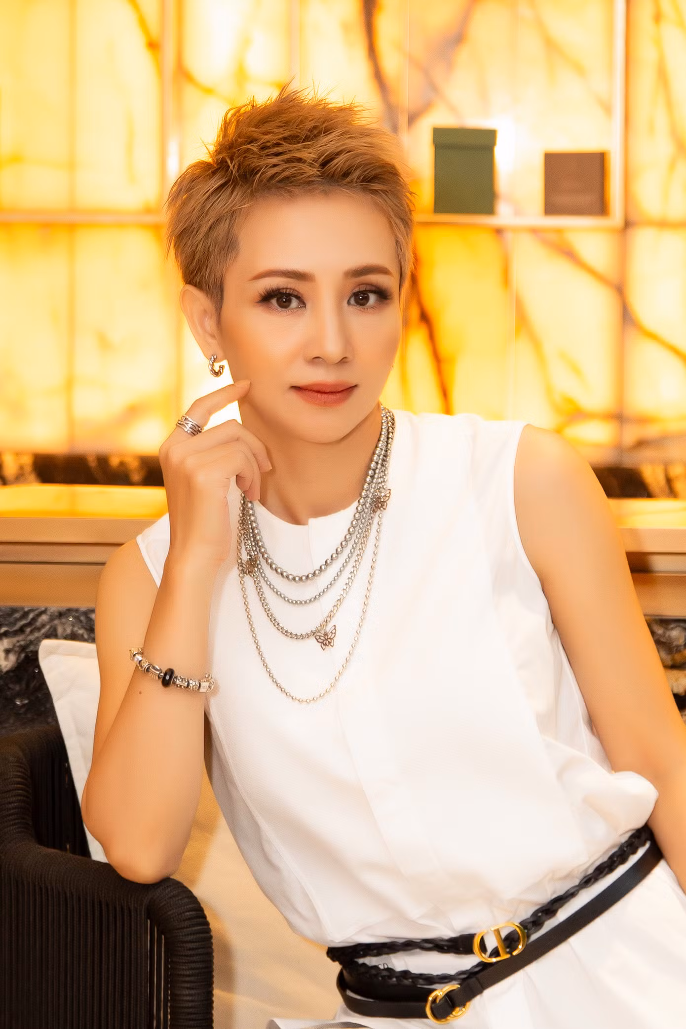 Việc Thúy Hiền tham gia show Chị đẹp cũng gây nhiều bất ngờ cho khán giả. Trước đây, cô được nhiều người biết đến với biệt danh Hoa khôi Wushu, từng giành 7 HCV thế giới và nhiều HCV khu vực. Về lý do tham gia chị đẹp, cô nói: "Tôi muốn truyền cảm hứng đến những phụ nữ có người thân mắc trầm cảm. Tôi mắc trầm cảm nặng từ 20 năm trước. Nhờ có người thân, bạn bè, tôi dần hồi phục. Tôi muốn đến truyền thông điệp tích cực cho những người phụ nữ ngoài kia".