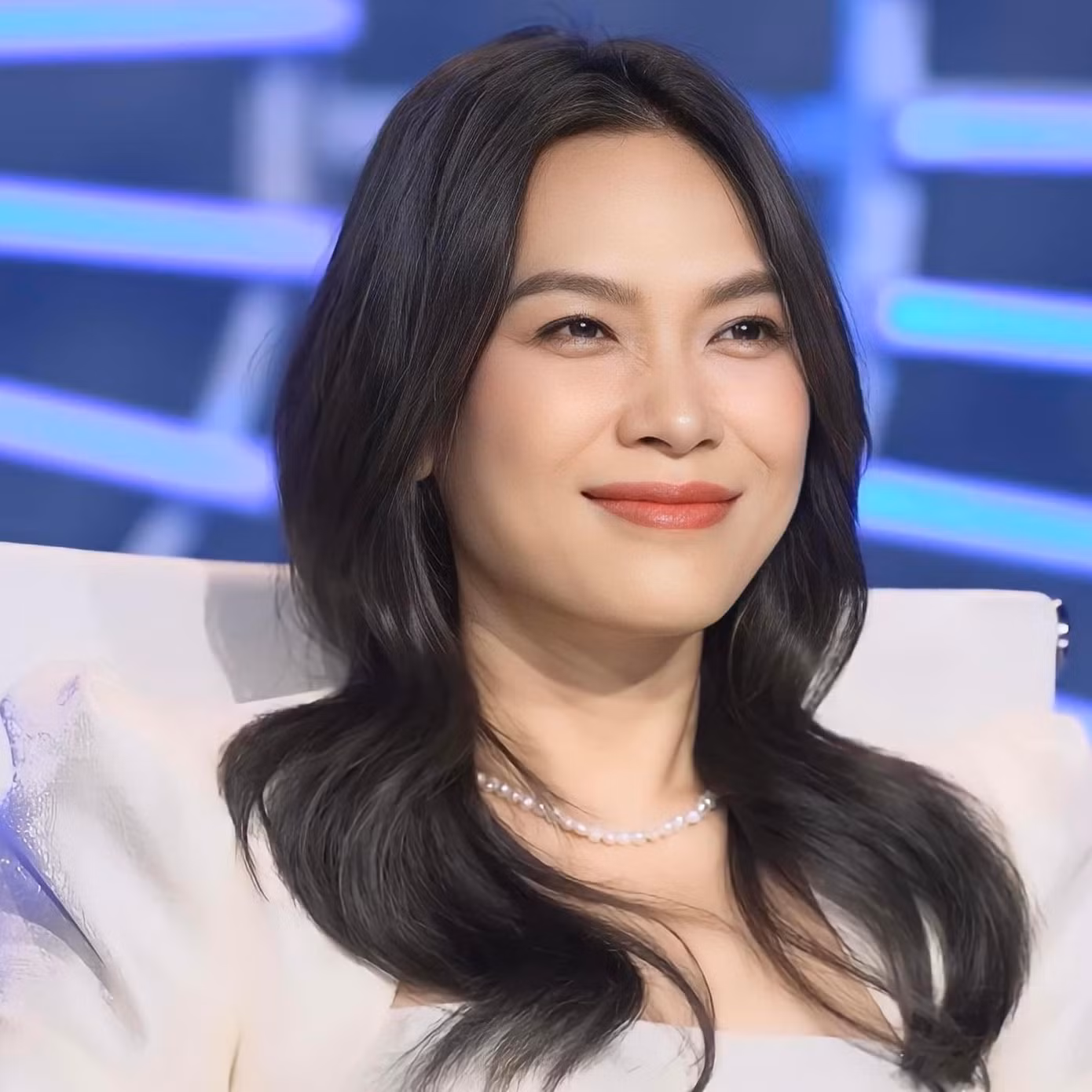 Mỹ Tâm trẻ trung trên ghế nóng Vietnam Idol 2023.